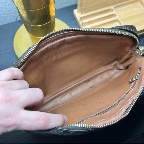 VTG Louis Vuitton Monogram Leather Clutch(Wear, Cracking, Peeling, Darkening) - Picture 15 of 15